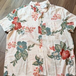 American Eagle Outfitters Floral Casual Shirt - Red and Green